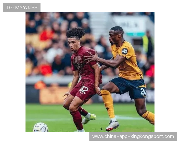 曼城短传渗透如行云，攻门频频形成威胁